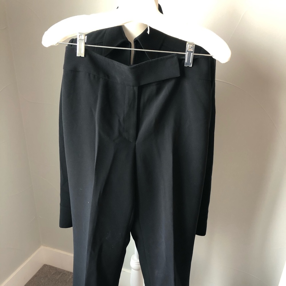 TAHARI Pant suit- 2 Pieces - Picture 6 of 7